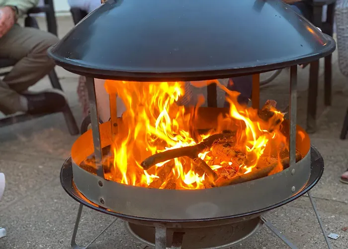 Large With Balcony At The Edge Of The Forest منزل للإقامة *