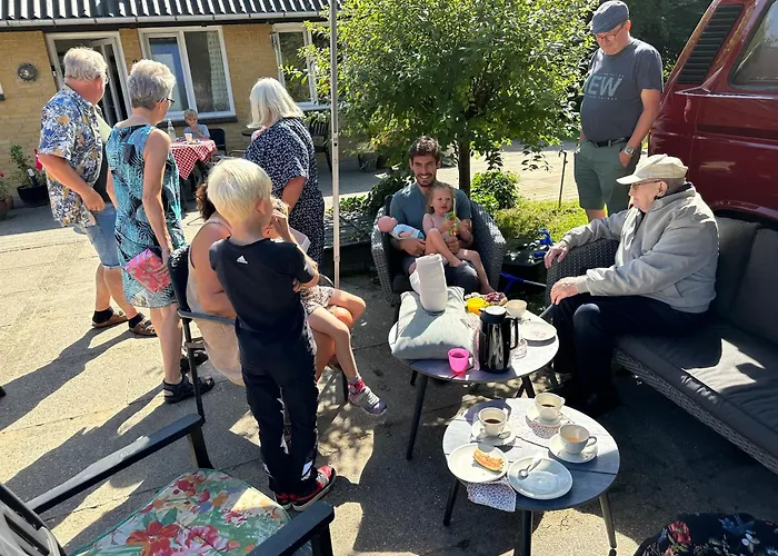 Large With Balcony At The Edge Of The Forest منزل للإقامة *