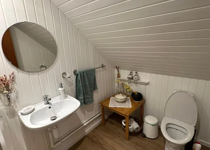 Large With Balcony At The Edge Of The Forest منزل للإقامة *